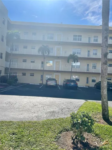 $180,000 | 3940 Northwest 42nd Avenue, Unit 319, Lauderdale Lakes, FL 33319