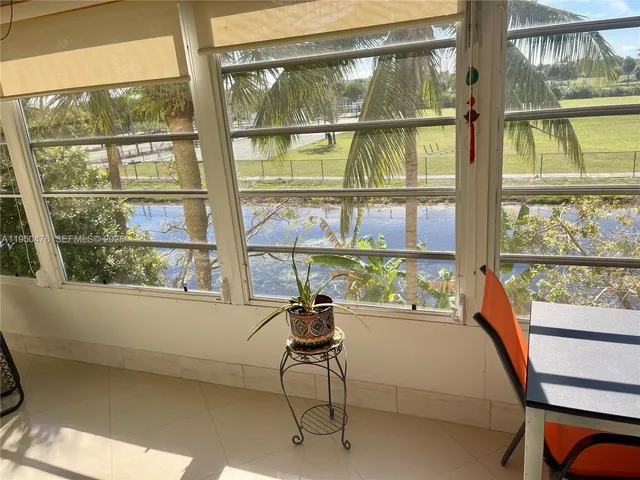$180,000 | 3940 Northwest 42nd Avenue, Unit 319, Lauderdale Lakes, FL 33319
