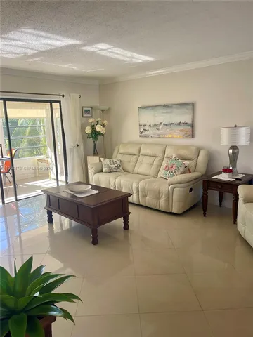 $180,000 | 3940 Northwest 42nd Avenue, Unit 319, Lauderdale Lakes, FL 33319