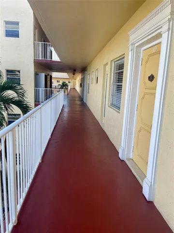 $180,000 | 3940 Northwest 42nd Avenue, Unit 319, Lauderdale Lakes, FL 33319