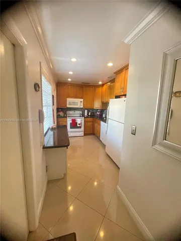 $180,000 | 3940 Northwest 42nd Avenue, Unit 319, Lauderdale Lakes, FL 33319