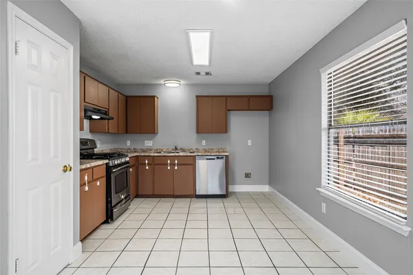 $1,800 | 16207 Parkway Drive, Pflugerville, TX 78660