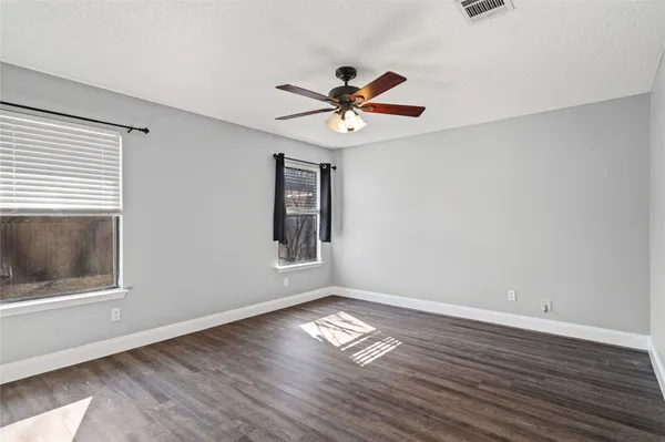 $1,800 | 16207 Parkway Drive, Pflugerville, TX 78660
