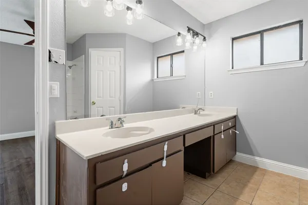 $1,800 | 16207 Parkway Drive, Pflugerville, TX 78660