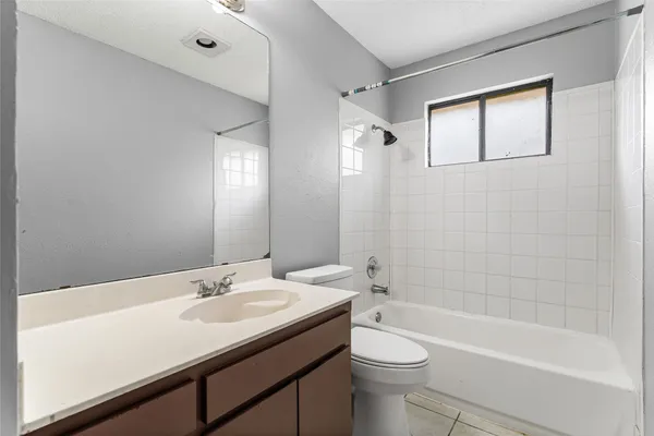 $1,800 | 16207 Parkway Drive, Pflugerville, TX 78660