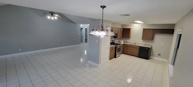 $1,900 | 16207 Parkway Drive, Pflugerville, TX 78660