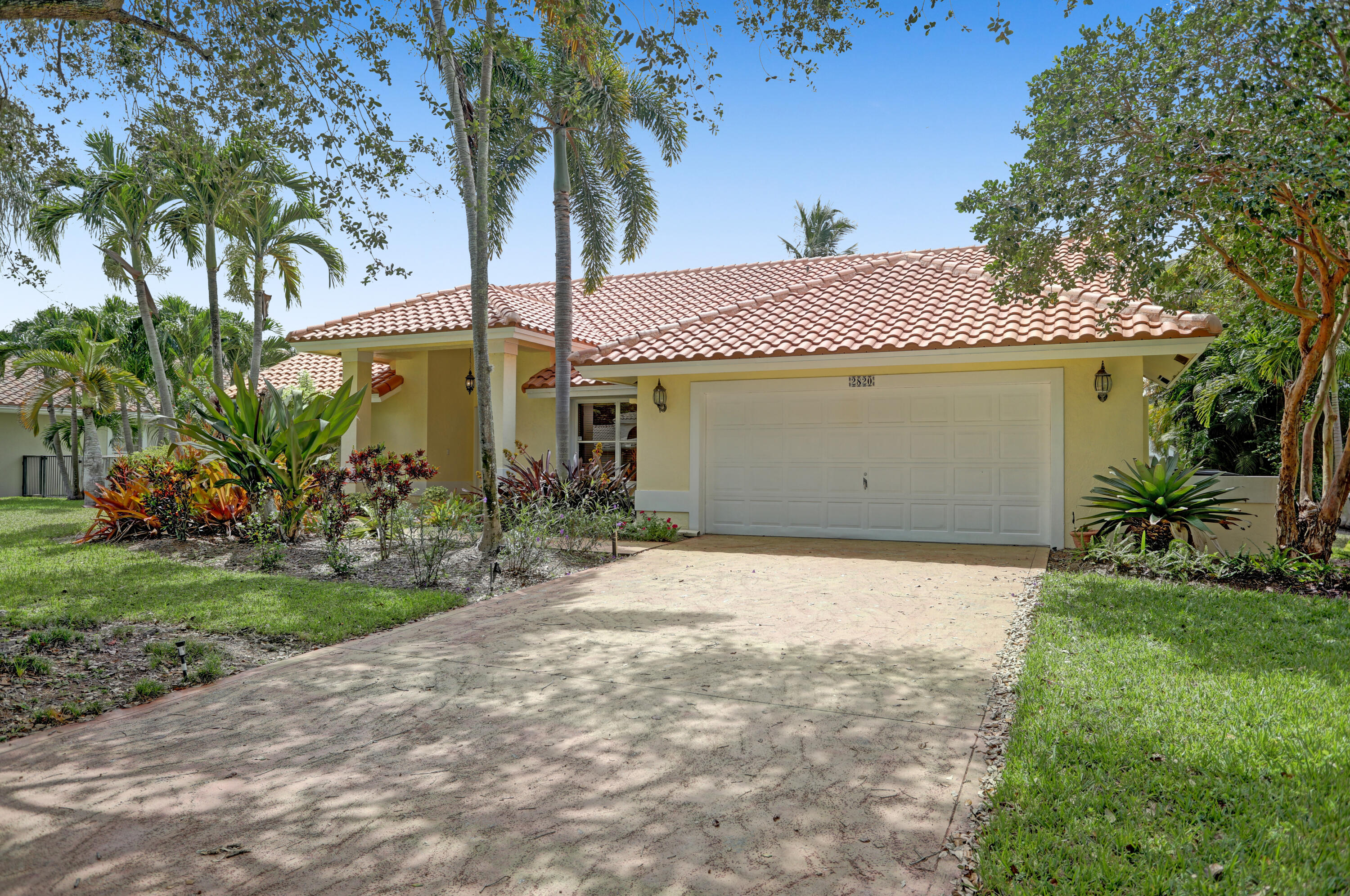 2820 Hampton Circle West Delray Beach, FL 33445 - Photo 17 of 38 3W1A9046