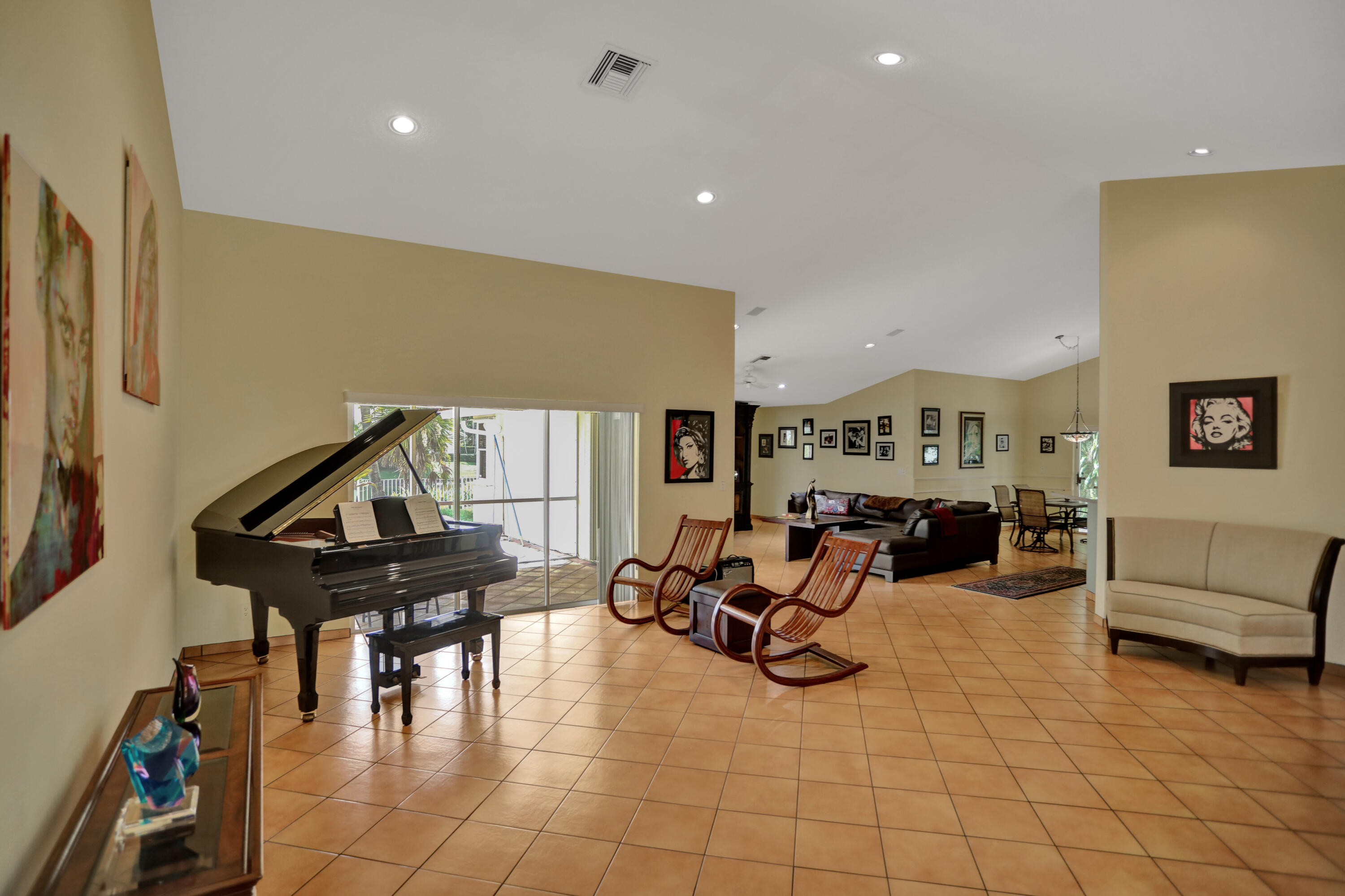 2820 Hampton Circle West Delray Beach, FL 33445 - Photo 2 of 38 3W1A9094