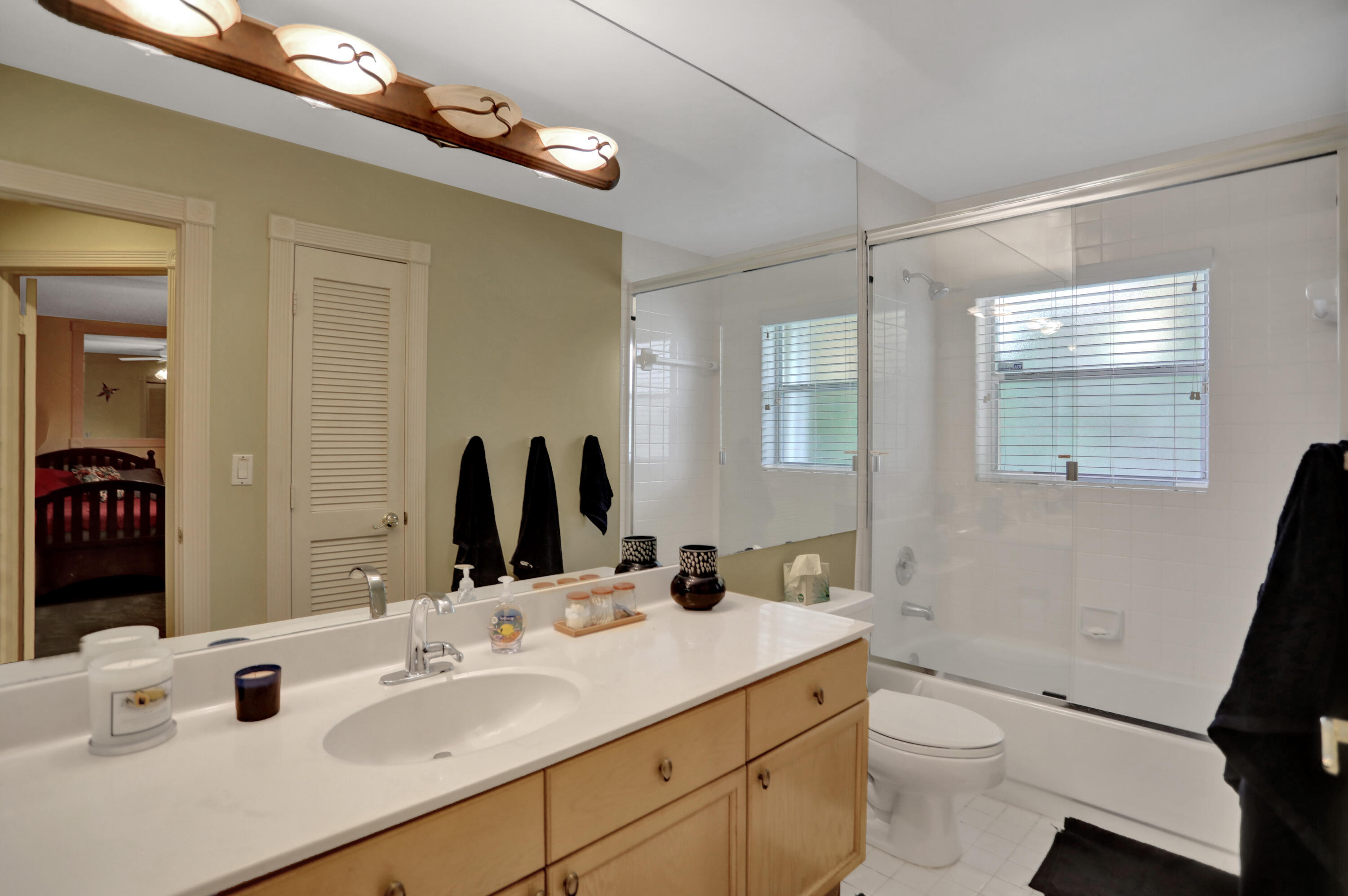 2820 Hampton Circle West Delray Beach, FL 33445 - Photo 23 of 38 3W1A9220