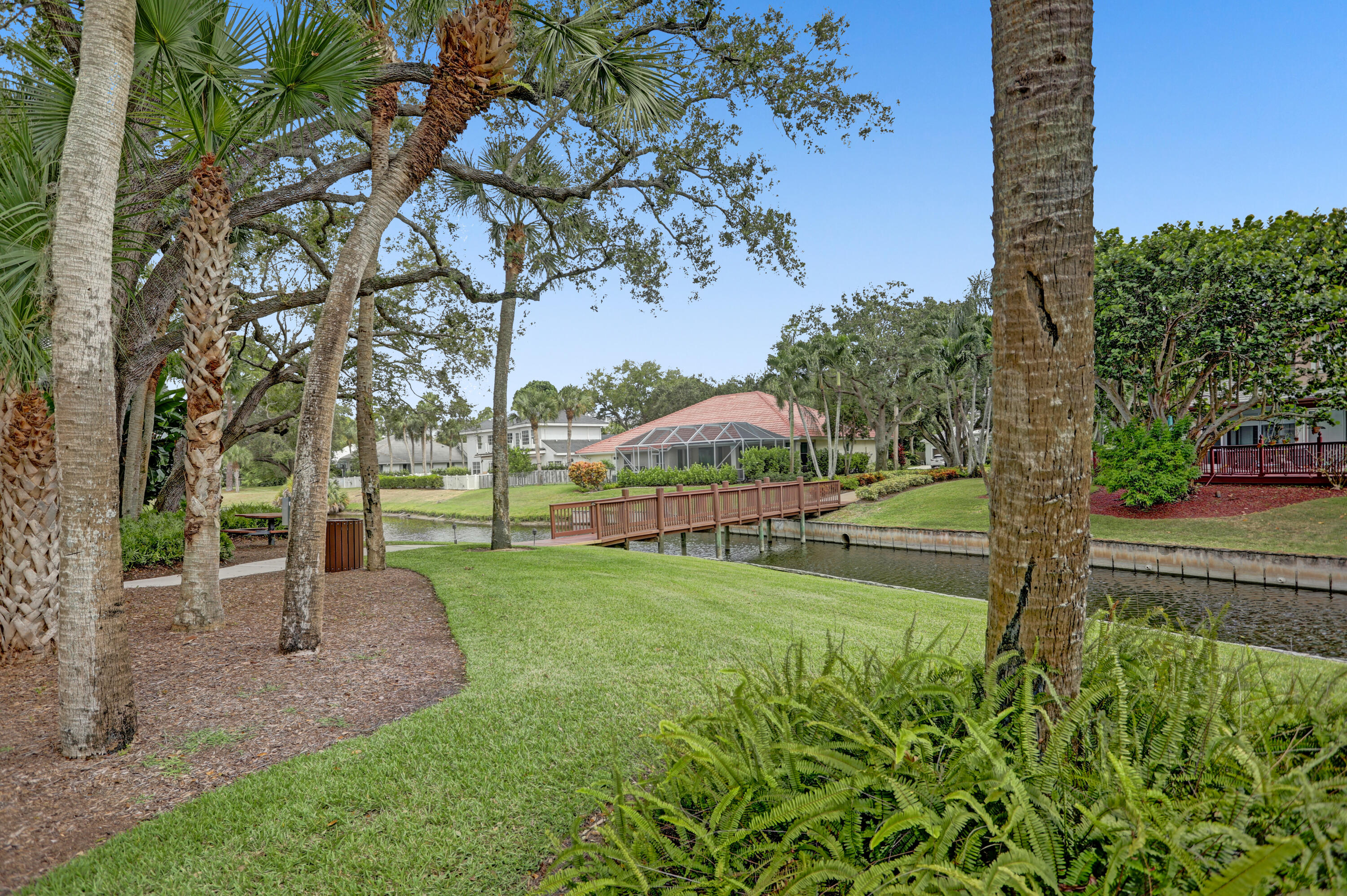 2820 Hampton Circle West Delray Beach, FL 33445 - Photo 30 of 38 3W1A9244