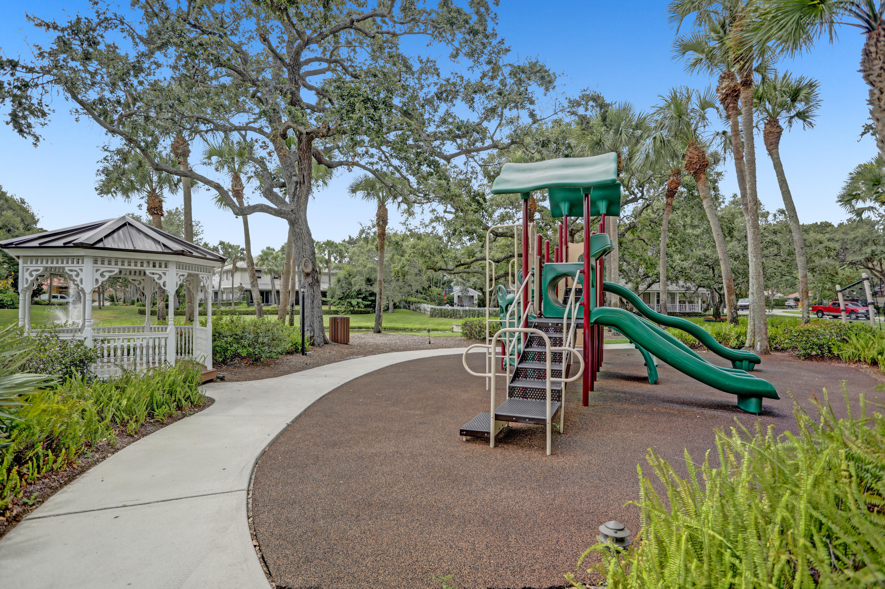 2820 Hampton Circle West Delray Beach, FL 33445 - Photo 31 of 38 3W1A9247