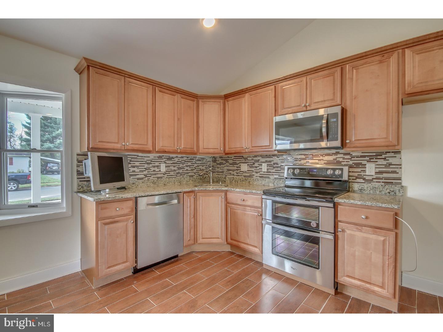 50 Butternut Road Levittown, PA 19057 - Photo 3 of 25 Gallery Image 3