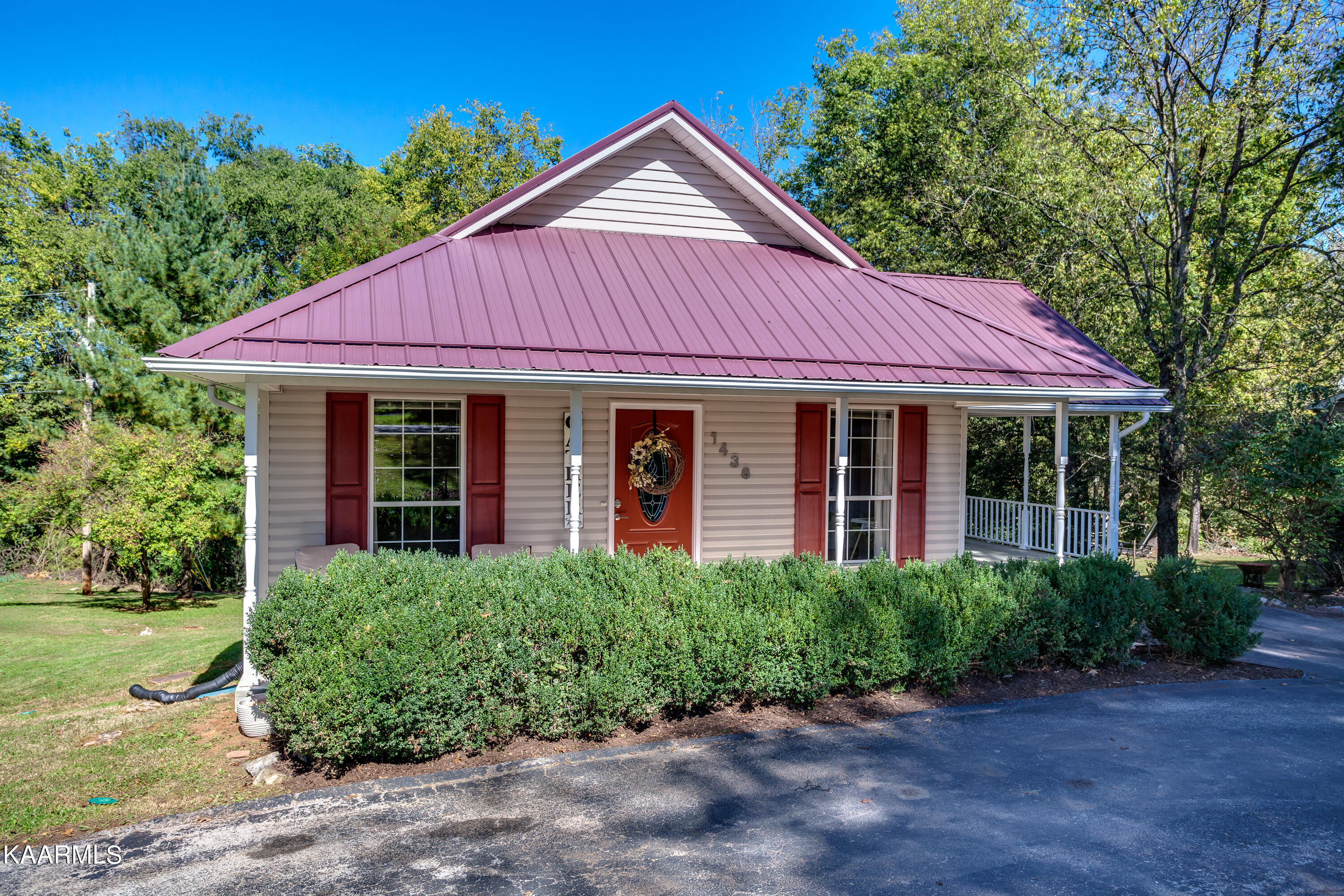 1436 Hicks Road Jefferson City, TN 37760 - Photo 1 of 43 001211018-1-1436HicksRdJeffersonCityTN-S