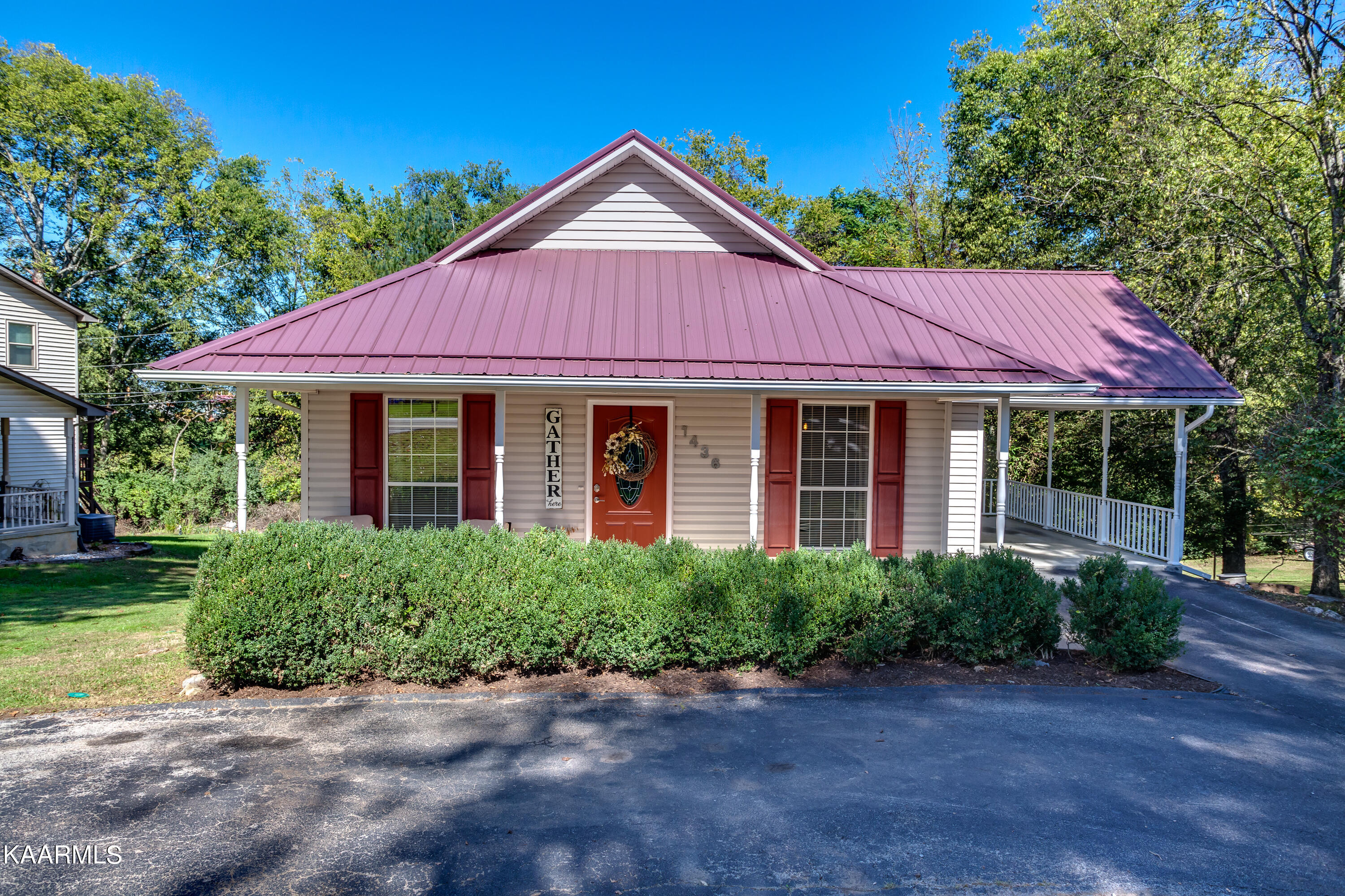 1436 Hicks Road Jefferson City, TN 37760 - Photo 2 of 43 002211018-1-1436HicksRdJeffersonCityTN-S