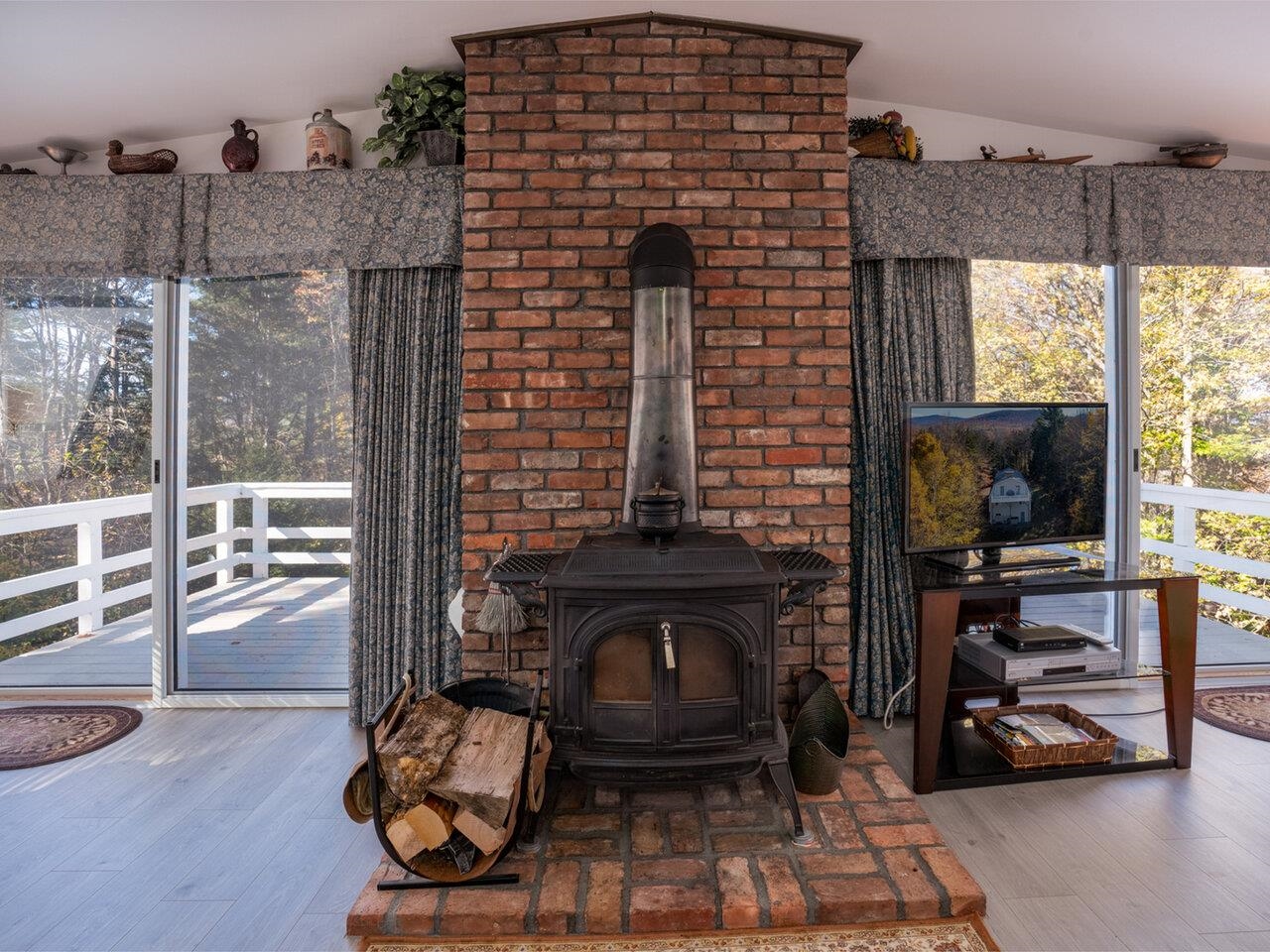 858 Worcester Loop Stowe, VT 05672 - Photo 9 of 40 Gallery Image 9