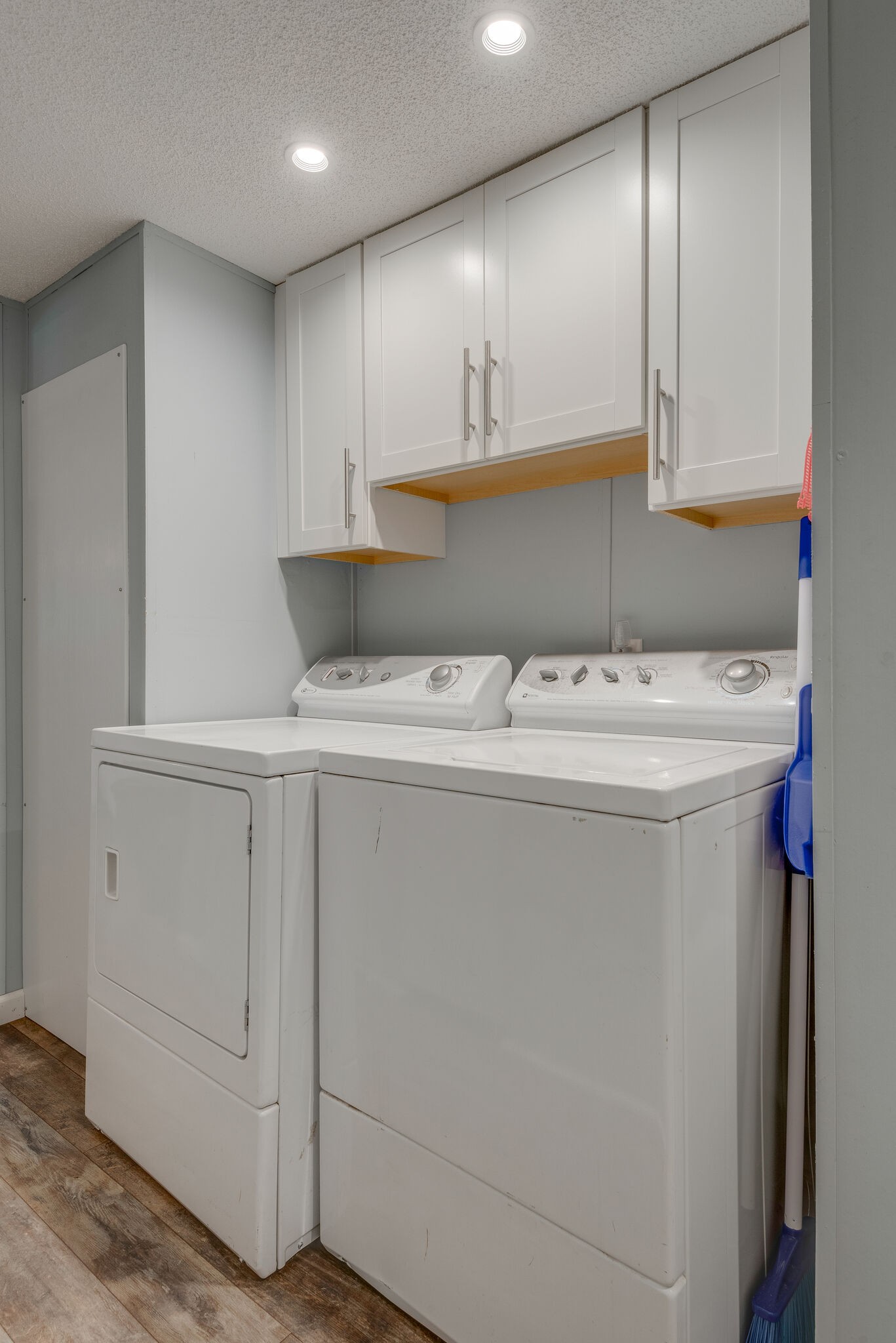 176 Duke Road Dickson, TN 37055 - Photo 14 of 26 a utility room with washer and dryer