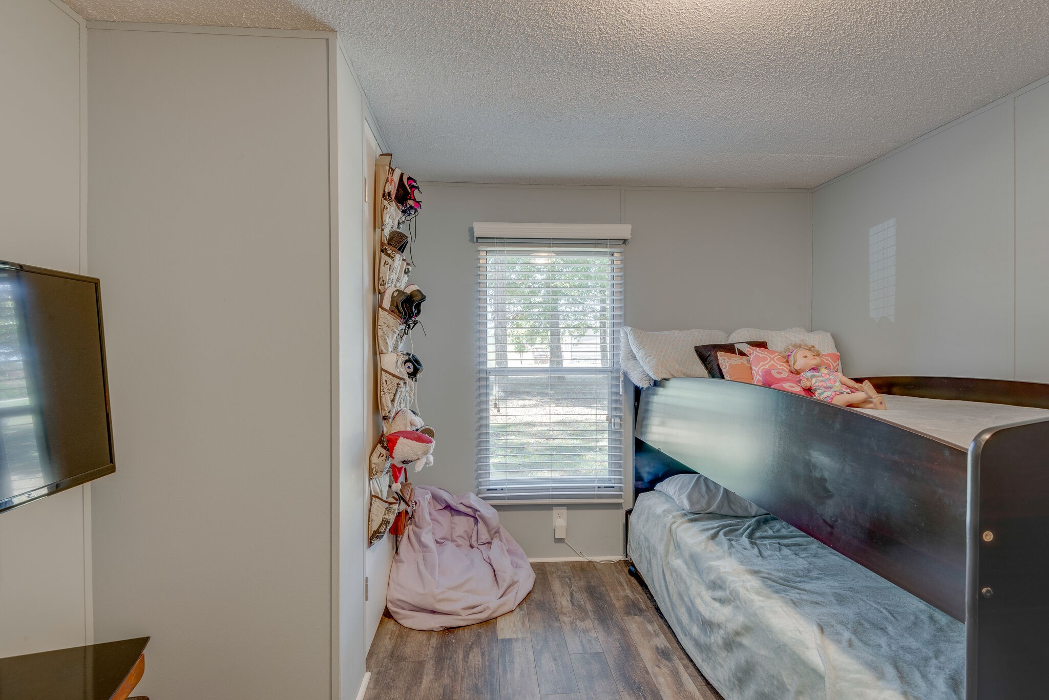 176 Duke Road Dickson, TN 37055 - Photo 22 of 26 a living room with furniture and a window