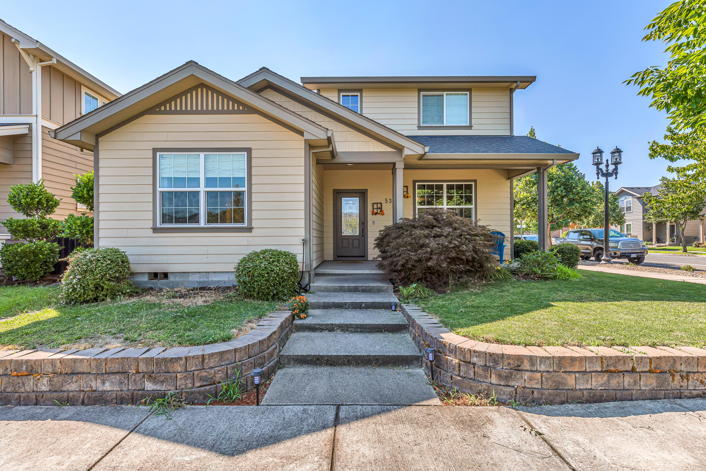 533 Buck Point Street Central Point, OR 97502 - Photo 1 of 34 9R9A1911