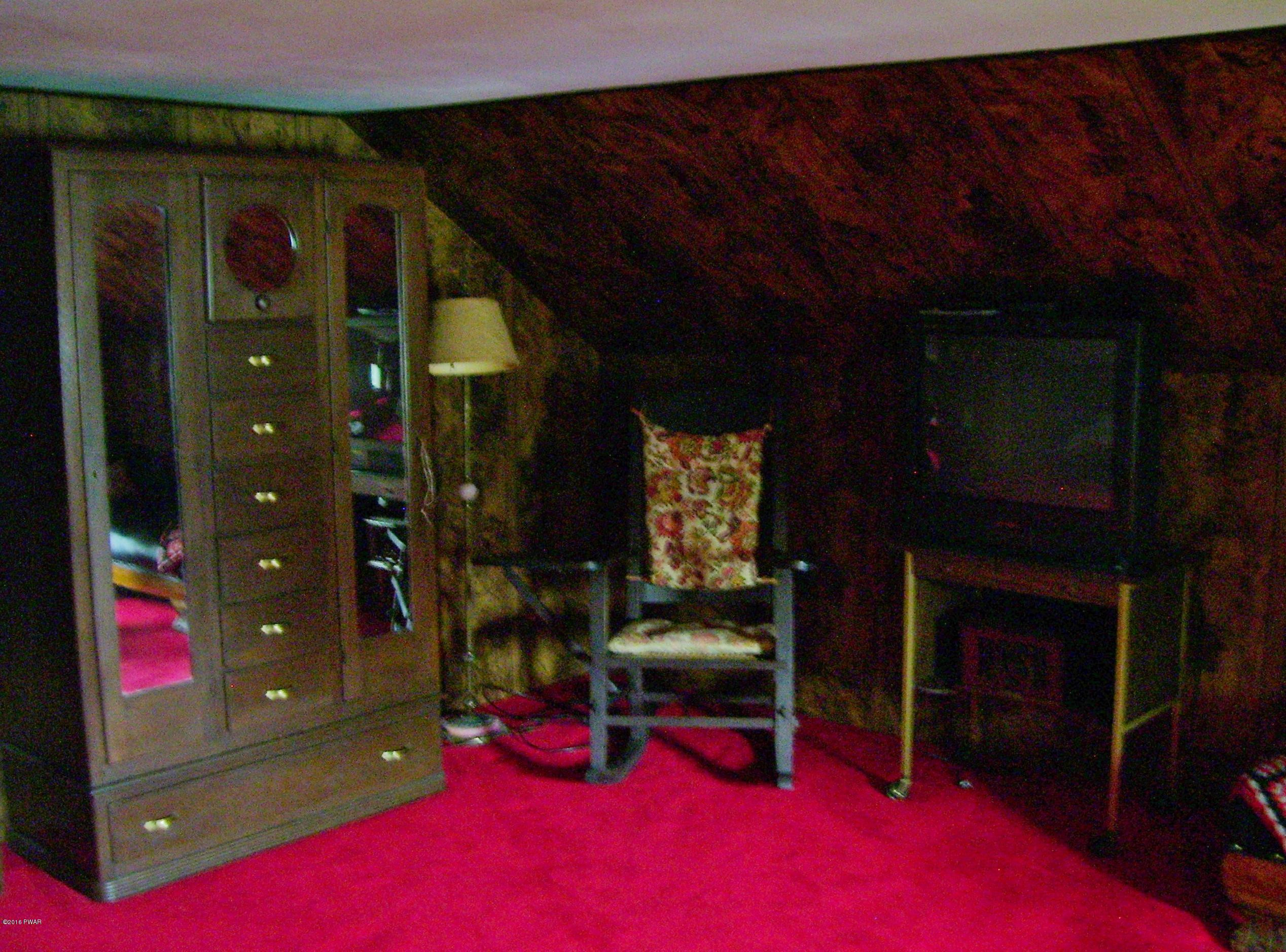 946 Main Street Newfoundland, PA 18445 - Photo 33 of 57