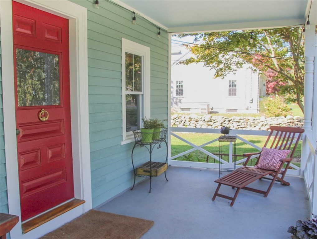 127 Touisset Road Warren, RI 02885 - Photo 4 of 22