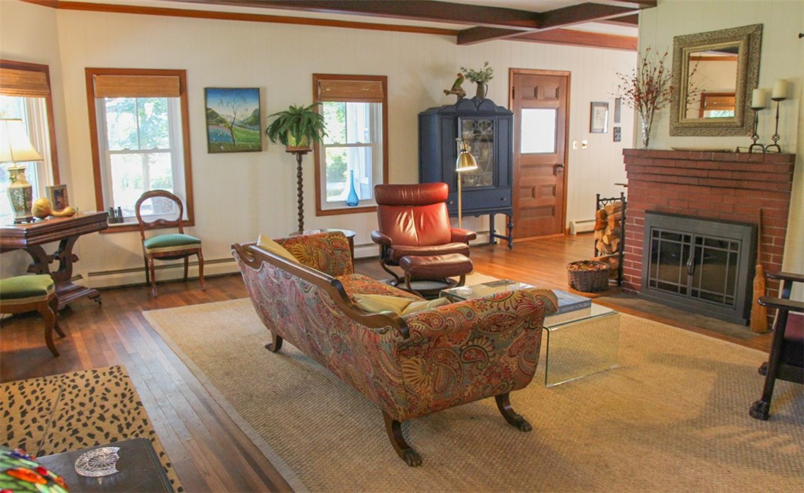127 Touisset Road Warren, RI 02885 - Photo 6 of 22