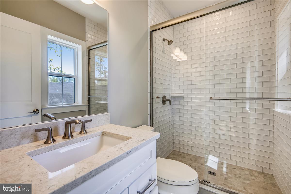 10201 Gary Road Potomac, MD 20854 - Photo 33 of 33 Secondary bath with shower option
