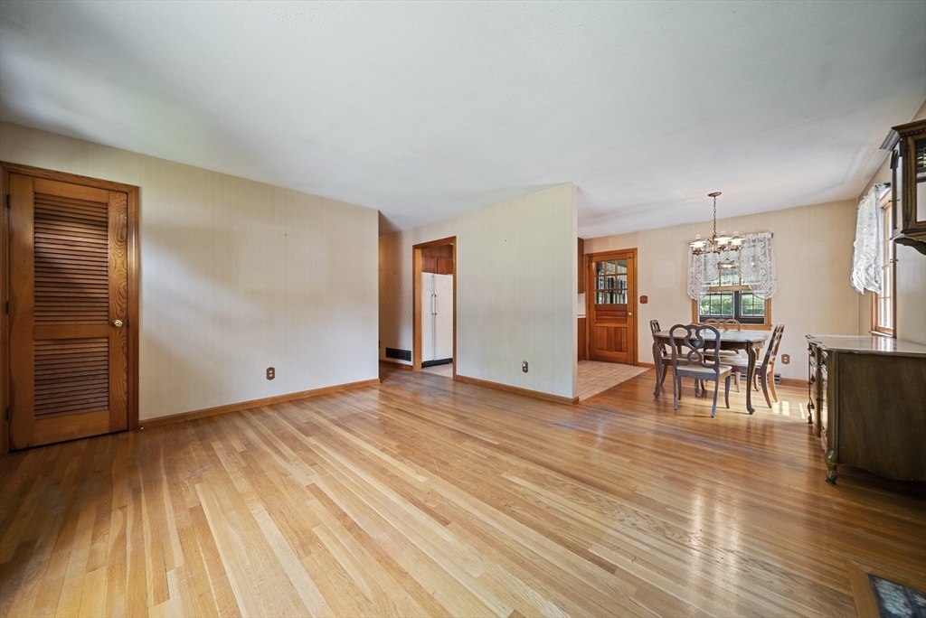 672 Old Bedford Road Concord, MA 01742 - Photo 6 of 36