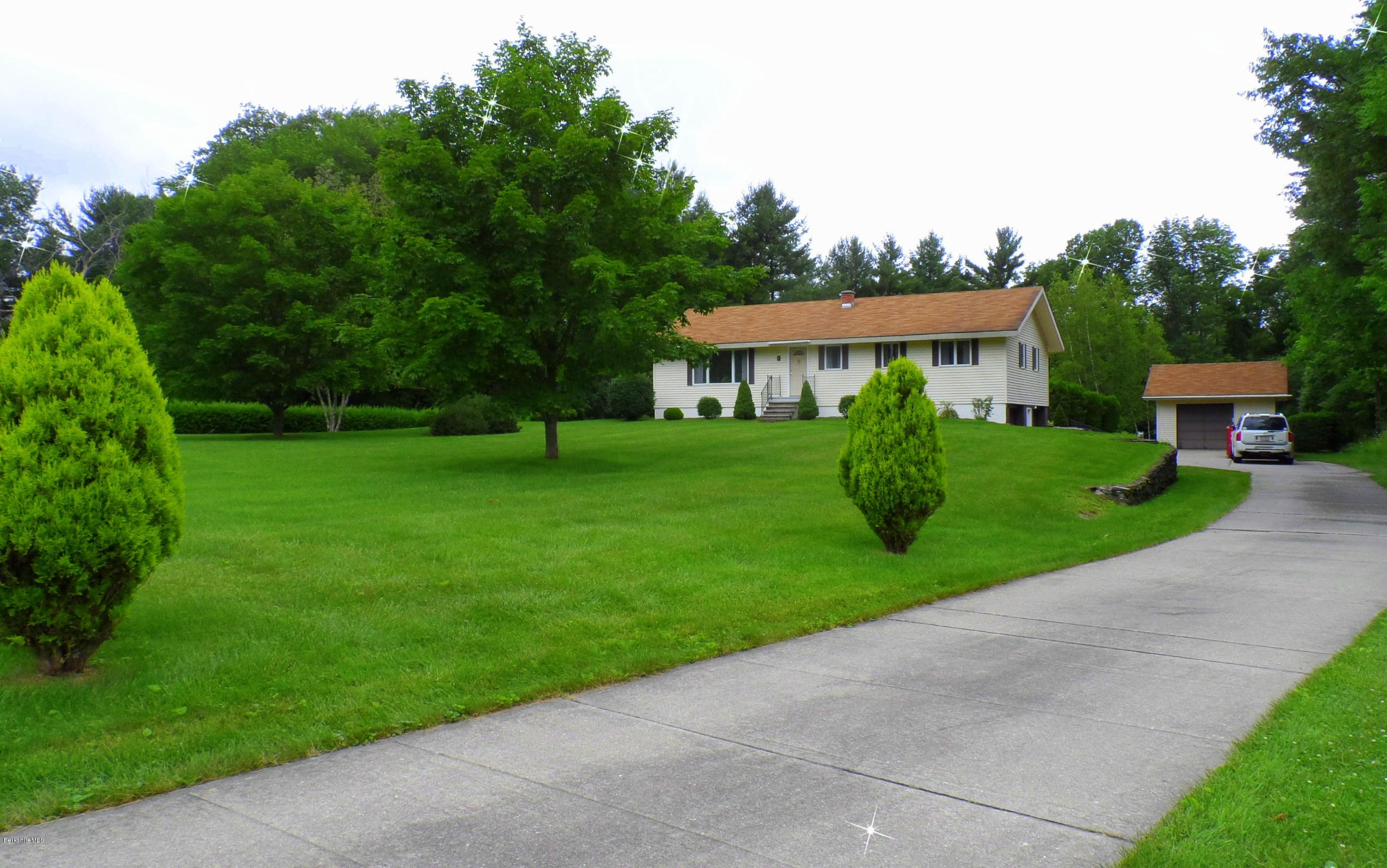 358 Barker Road Pittsfield, MA 01201 - Photo 2 of 30 358 Barker Rd
