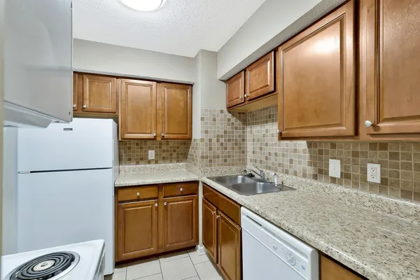 $1,800 | 2325 Elliston Place, Unit 405, Nashville, TN 37203