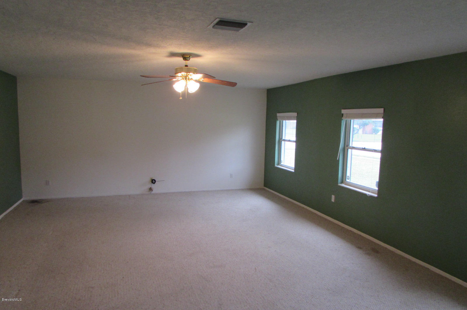 924 Kings Post Road Rockledge, FL 32955 - Photo 2 of 10 Living Room