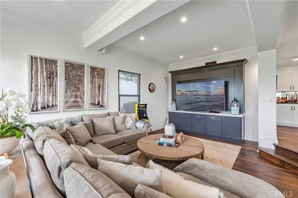 $3,299,000 | 45 Northampton Court, Newport Beach, CA 92660