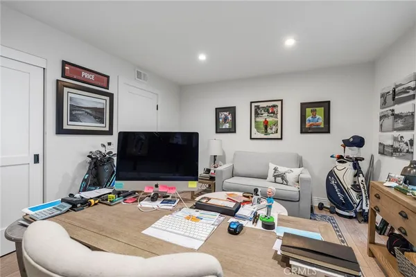 $3,299,000 | 45 Northampton Court, Newport Beach, CA 92660
