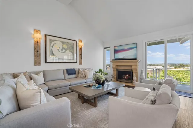 $3,579,000 | 45 Northampton Court, Newport Beach, CA 92660