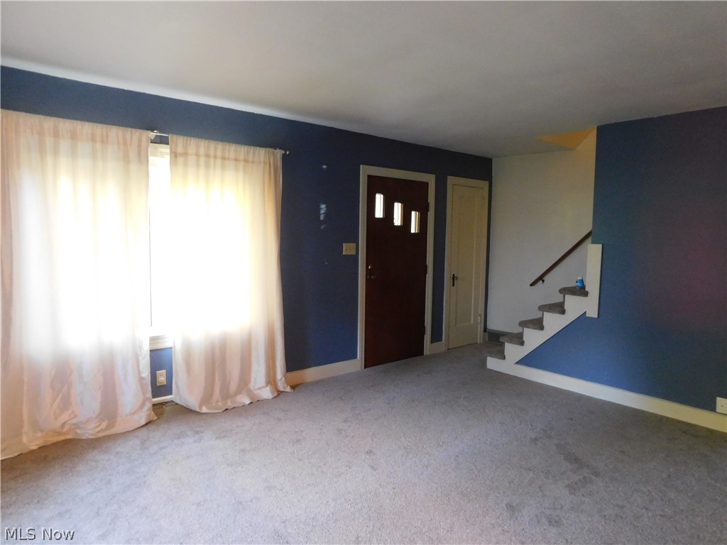 998 Jacoby Road Akron, OH 44321 - Photo 2 of 28