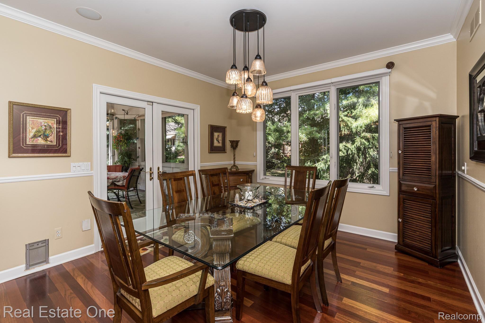 385 Rochdale Drive North Rochester, MI 48309 - Photo 15 of 42 Dining room