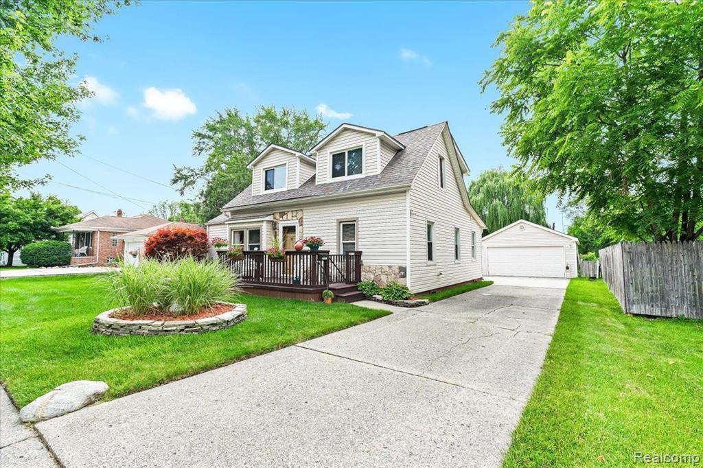 23377 Cunningham Avenue Warren, MI 48091 - Photo 3 of 32