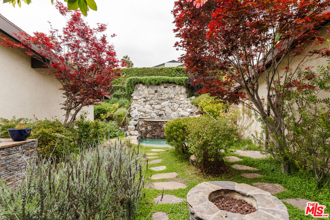 2208 Westridge Road Los Angeles, CA 90049 - Photo 20 of 42