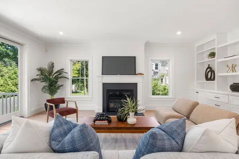 $3,275,000 | 233 Warren Street, Needham, MA 02492