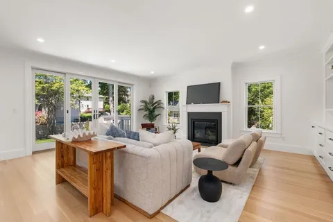 $3,275,000 | 233 Warren Street, Needham, MA 02492