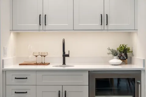 $3,275,000 | 233 Warren Street, Needham, MA 02492