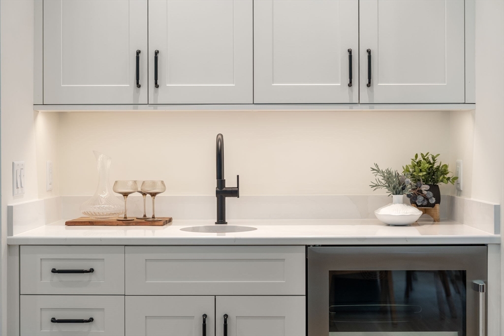 233 Warren Street Needham, MA 02492 - Photo 13 of 38