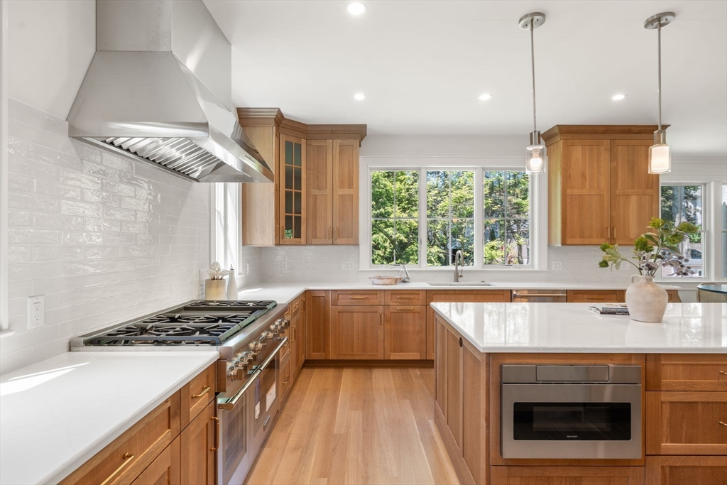 233 Warren Street Needham, MA 02492 - Photo 7 of 38