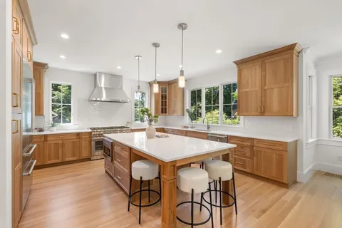 $3,275,000 | 233 Warren Street, Needham, MA 02492