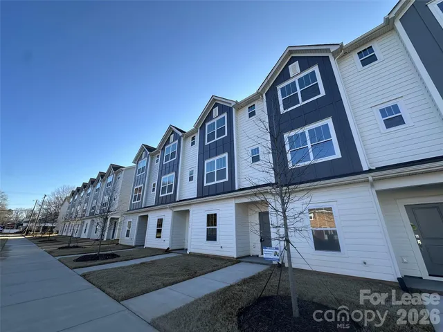 $2,400 | 3928 Winterfield Place, Charlotte, NC 28205