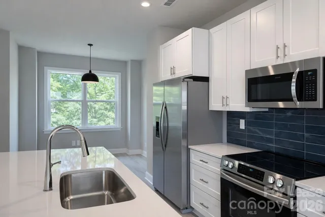 $2,400 | 3928 Winterfield Place, Charlotte, NC 28205