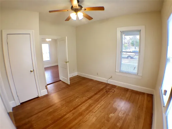 $2,350 | 907 Taylor Street, Austin, TX 78702