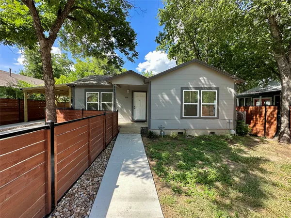 $2,295 | 914 East 39th Street, Unit 1, Austin, TX 78751
