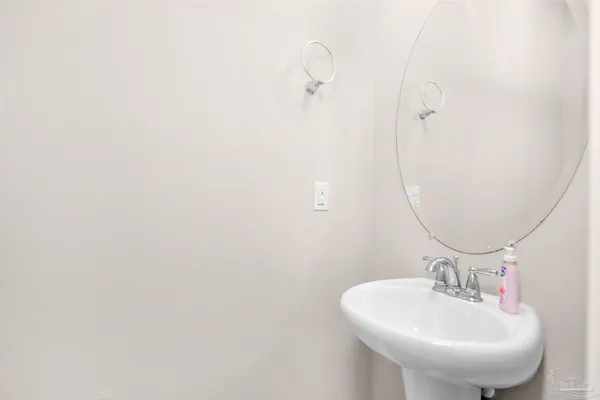 $2,600 | 8645 Bucklebury Drive, Pensacola, FL 32507