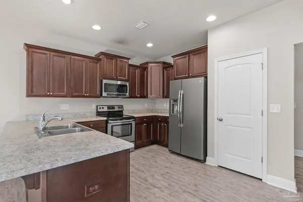 $2,600 | 8645 Bucklebury Drive, Pensacola, FL 32507