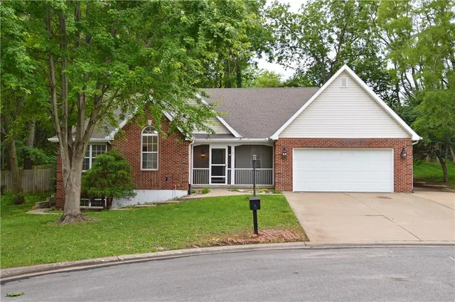 $385,000 | 11 Chadwick Lane, Country Club, MO 64506